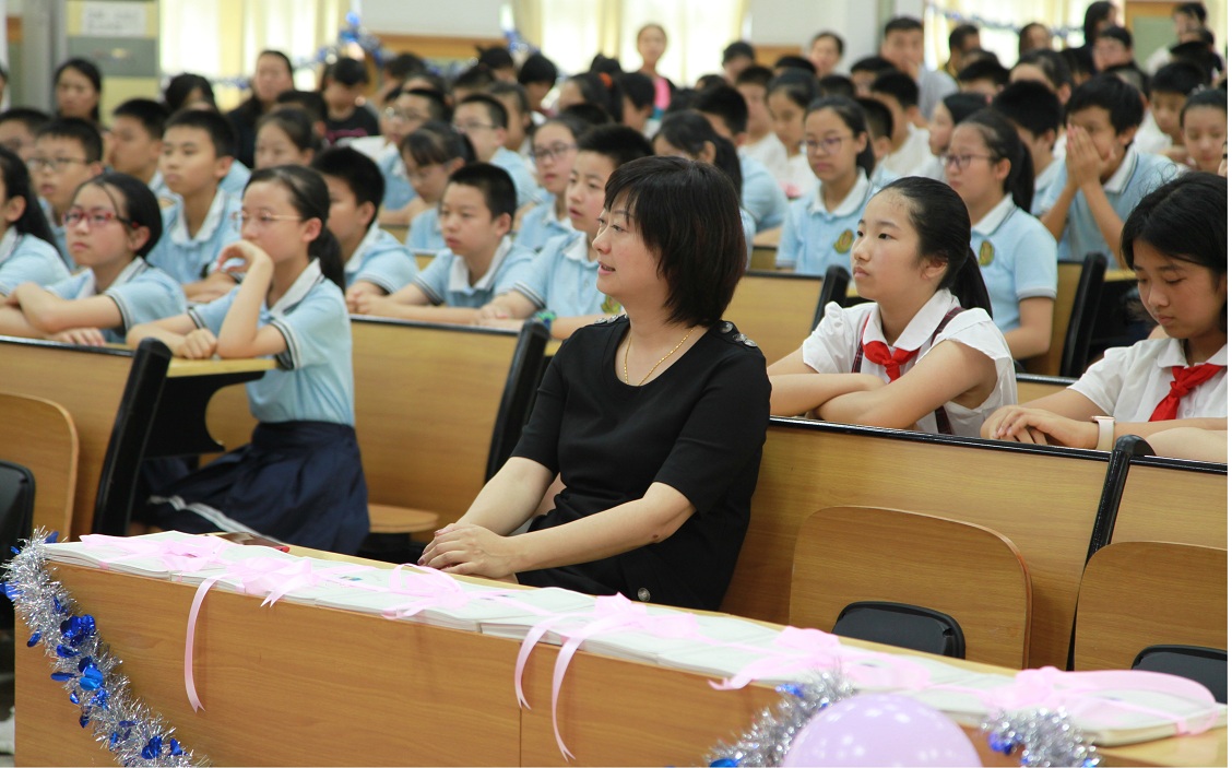 愿此去星辰大海一路繁花似锦荔园小学毕业典礼